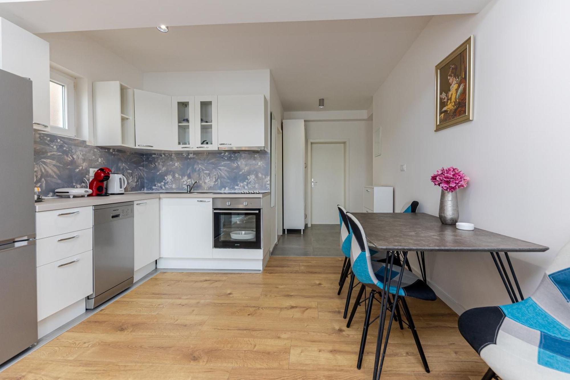 House Niko M With 6 Apartments Split Exterior foto