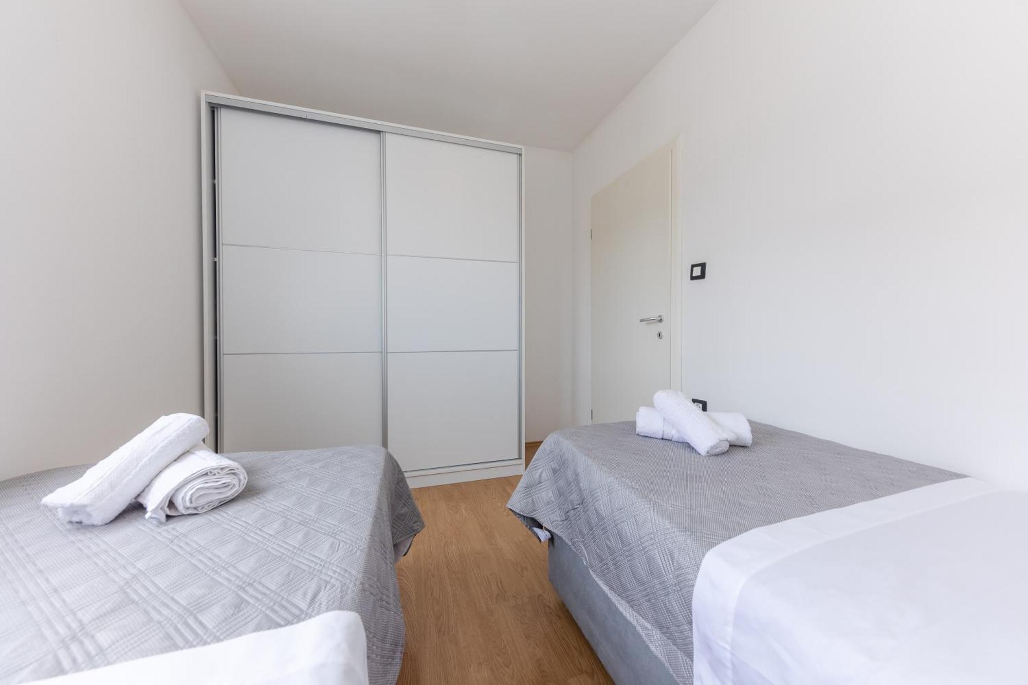 House Niko M With 6 Apartments Split Exterior foto
