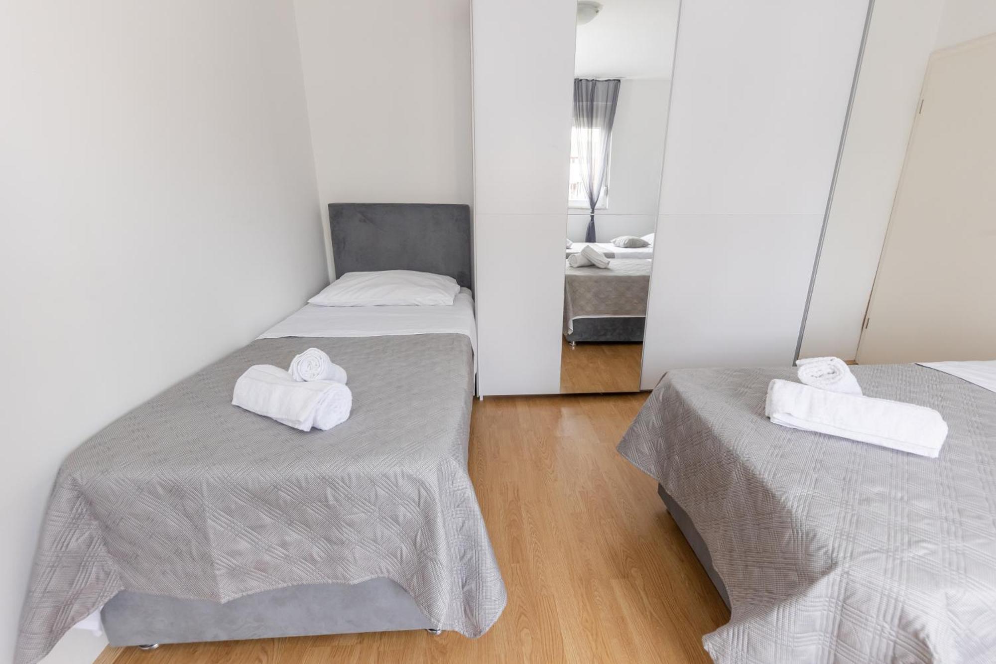 House Niko M With 6 Apartments Split Exterior foto