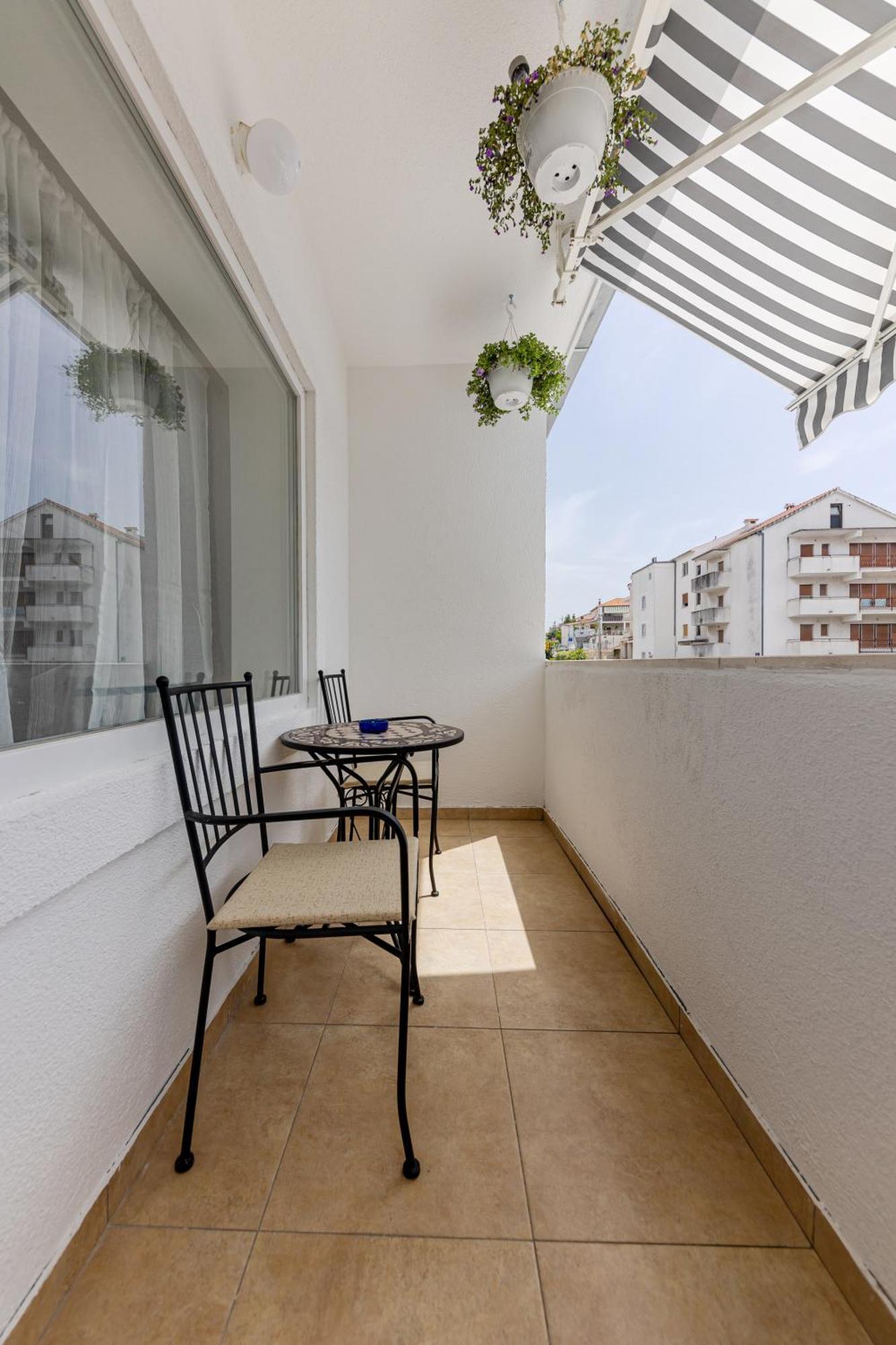 House Niko M With 6 Apartments Split Exterior foto