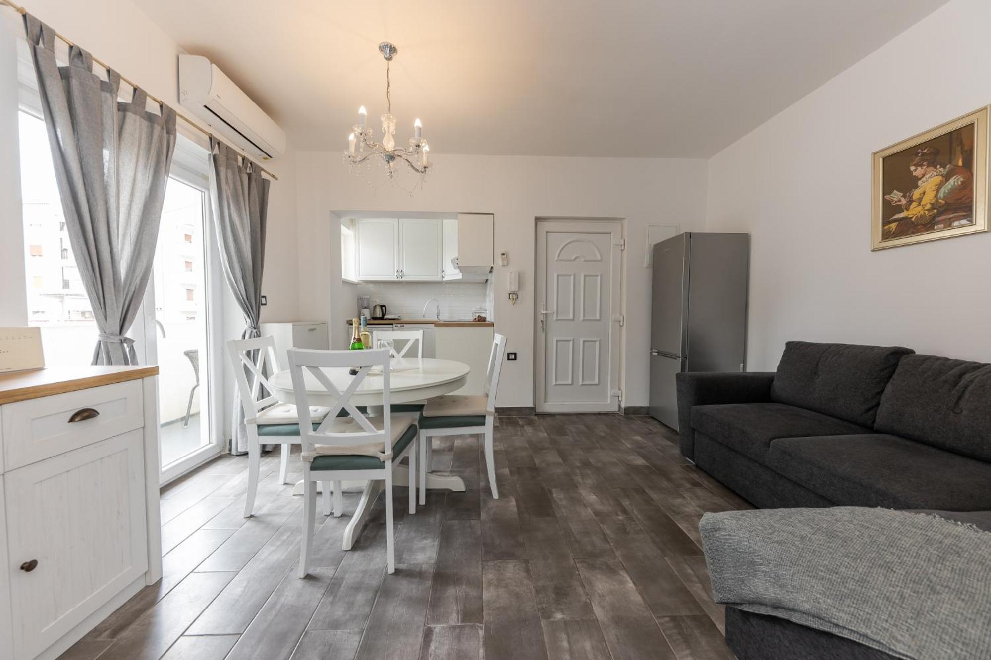 House Niko M With 6 Apartments Split Exterior foto