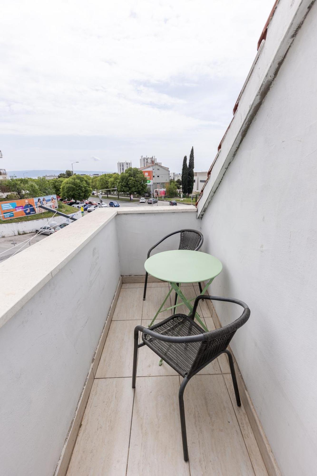 House Niko M With 6 Apartments Split Exterior foto